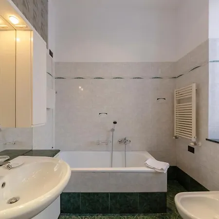 Apartment Altido Modern Flat For 6 In The Heart Of Foce *