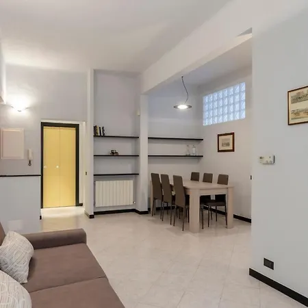 Altido Modern Flat For 6 In The Heart Of Foce Genoa