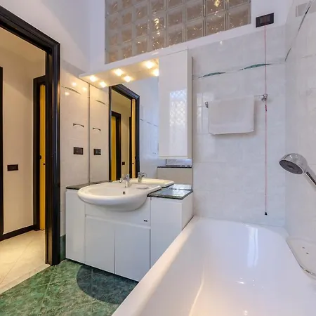 Altido Modern Flat For 6 In The Heart Of Foce Διαμέρισμα *