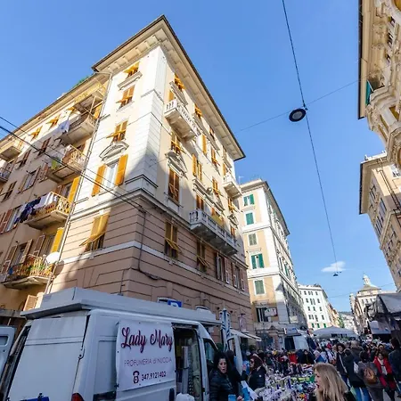 Altido Modern Flat For 6 In The Heart Of Foce * Genoa
