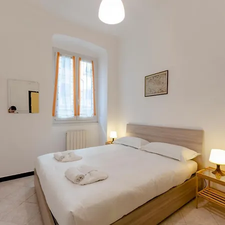 Altido Modern Flat For 6 In The Heart Of Foce Genoa