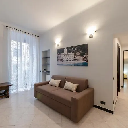 Altido Modern Flat For 6 In The Heart Of Foce Genoa